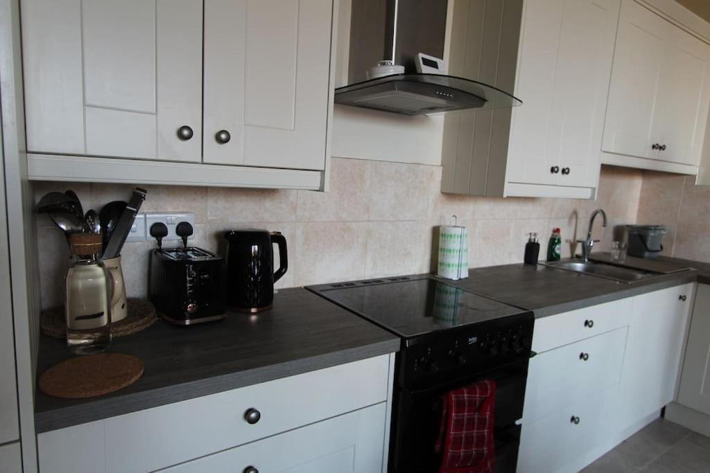 Villa Perfect For Large Family & Friends, Free Parking, Games Reading Exterior foto
