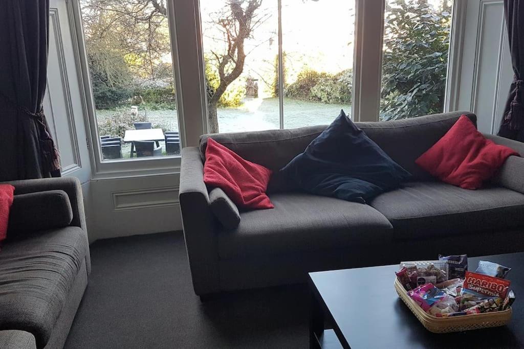 Villa Perfect For Large Family & Friends, Free Parking, Games Reading Exterior foto