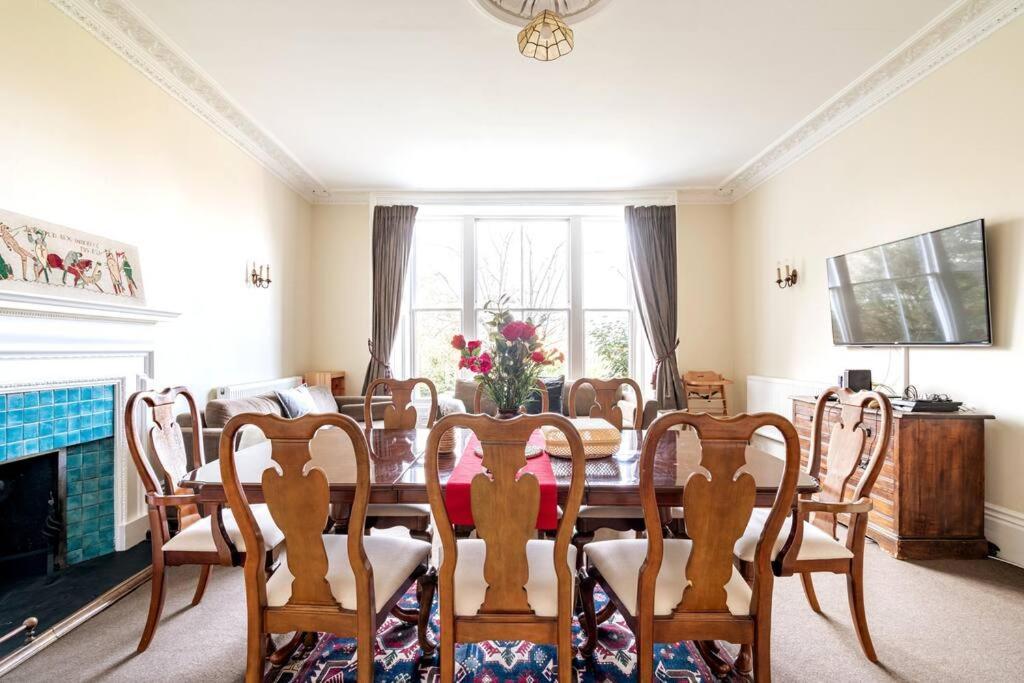 Villa Perfect For Large Family & Friends, Free Parking, Games Reading Exterior foto